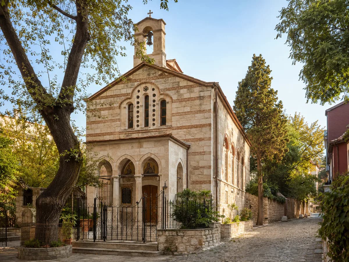 Aya Nikola Rum Ortodoks Kilisesi