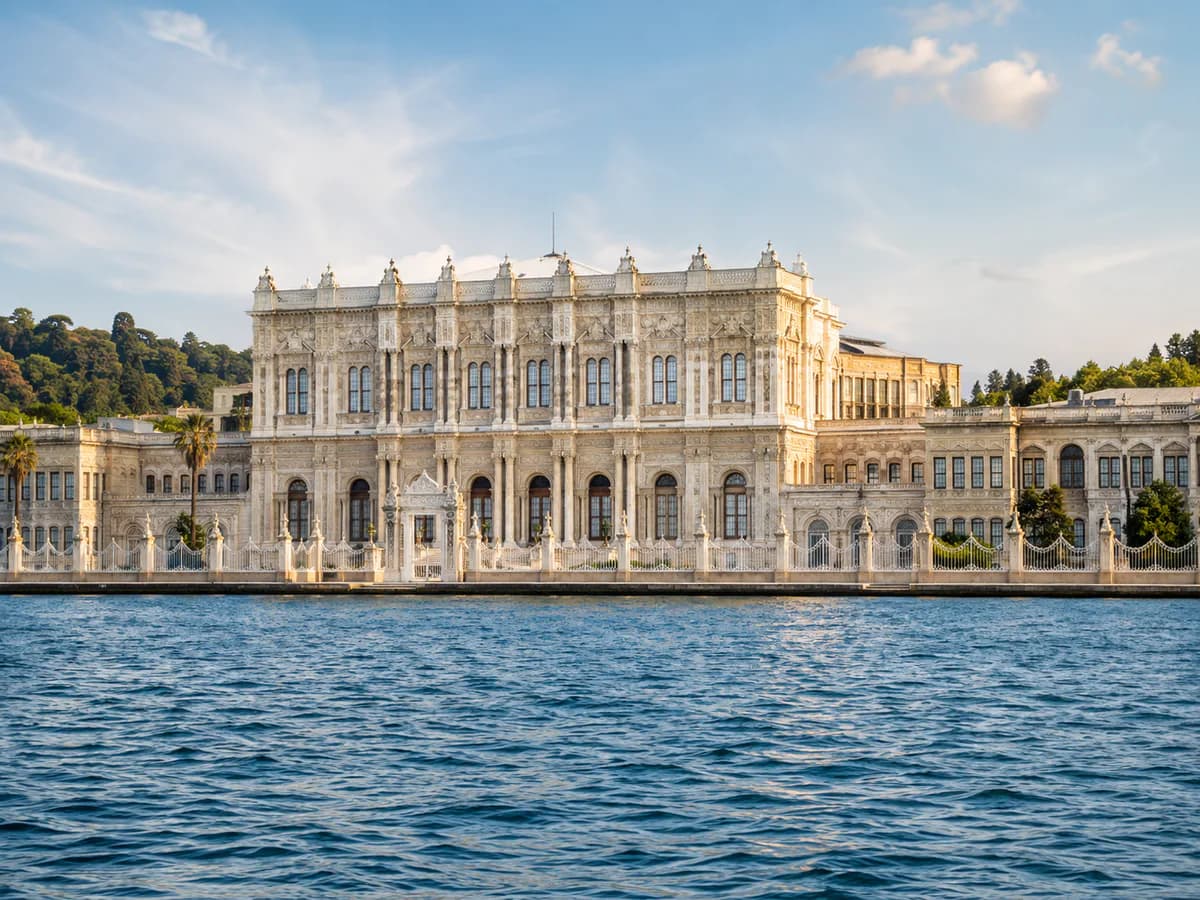 Dolmabahçe Sarayı