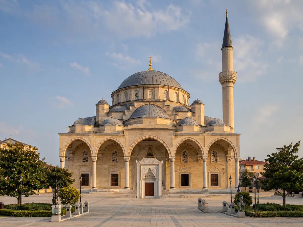 Hadımköy Merkez Camii