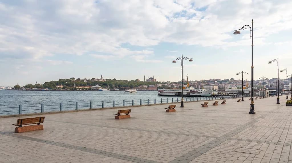 Karaköy Sahil Yürüyüşü