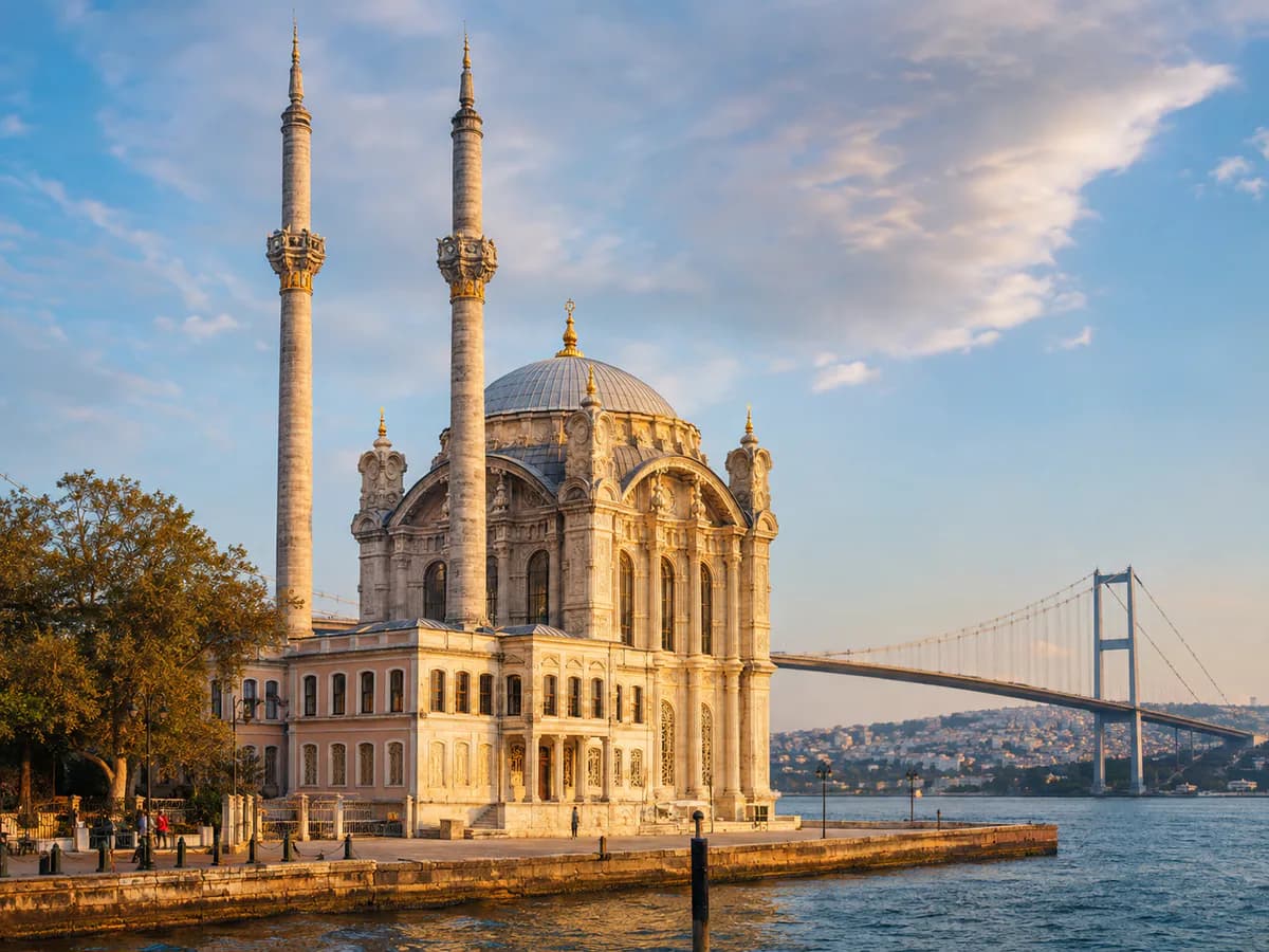 Ortaköy Camii