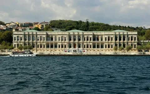 Çırağan Sarayı ve Boğaz kıyısı