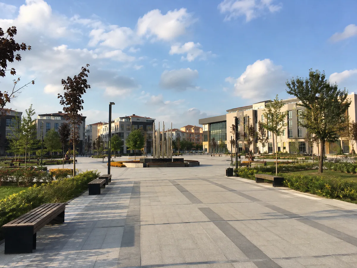 Birlik Meydanı, Adalar, İstanbul