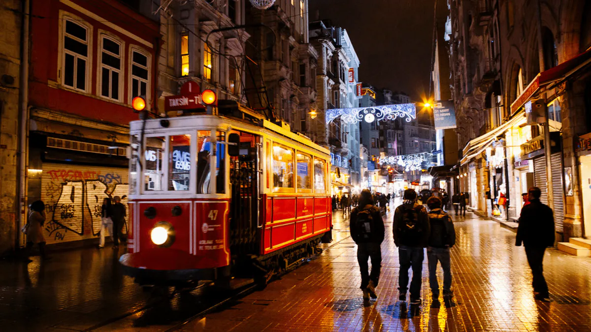 İstiklal Caddesi Yürüyüşü, Beyoğlu, İstanbul