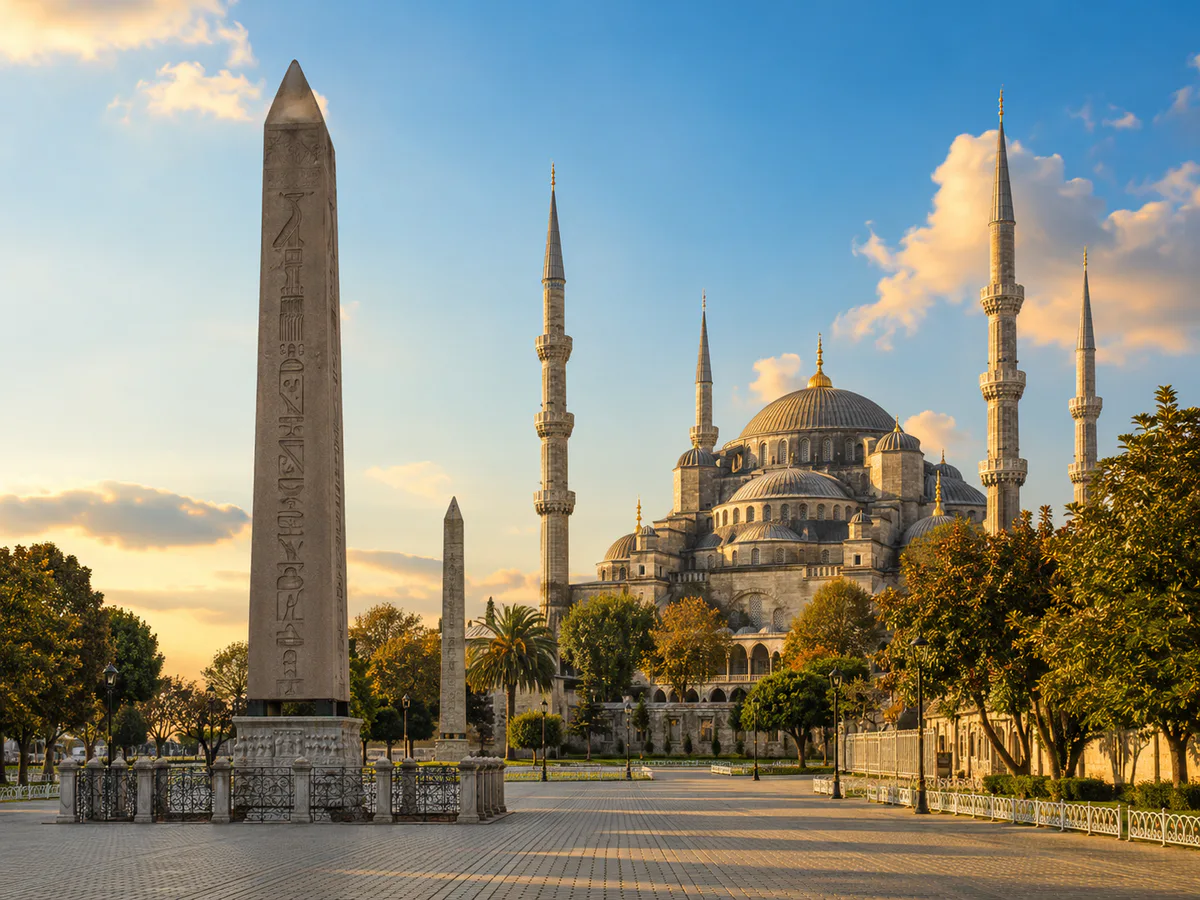 Sultanahmet Meydanı ve Hipodrom'un izleri