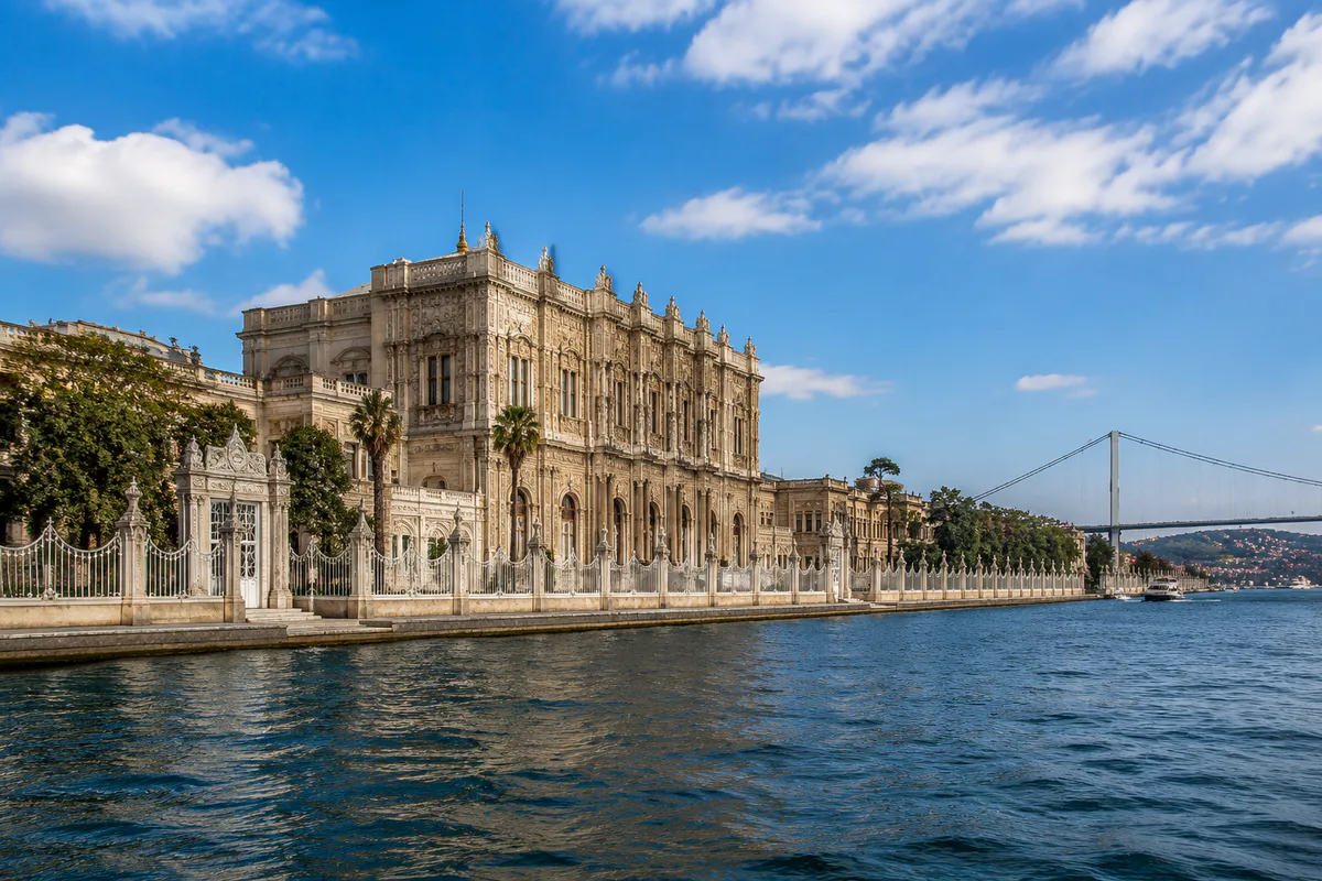 Dolmabahçe Sarayı