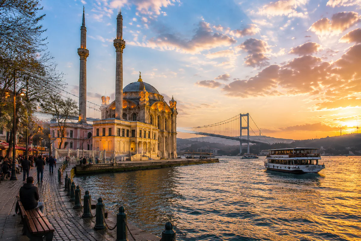 Ortaköy Camii